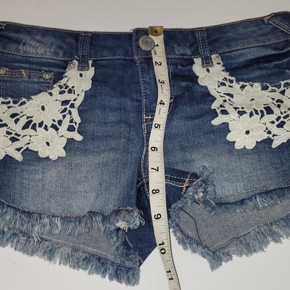 New Mossimo Denim Floral Shorts NWOT - Picture 3 of 3
